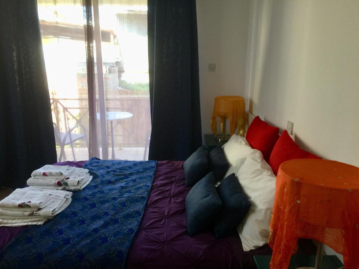 Vangelios Apartments Пафос Экстерьер фото