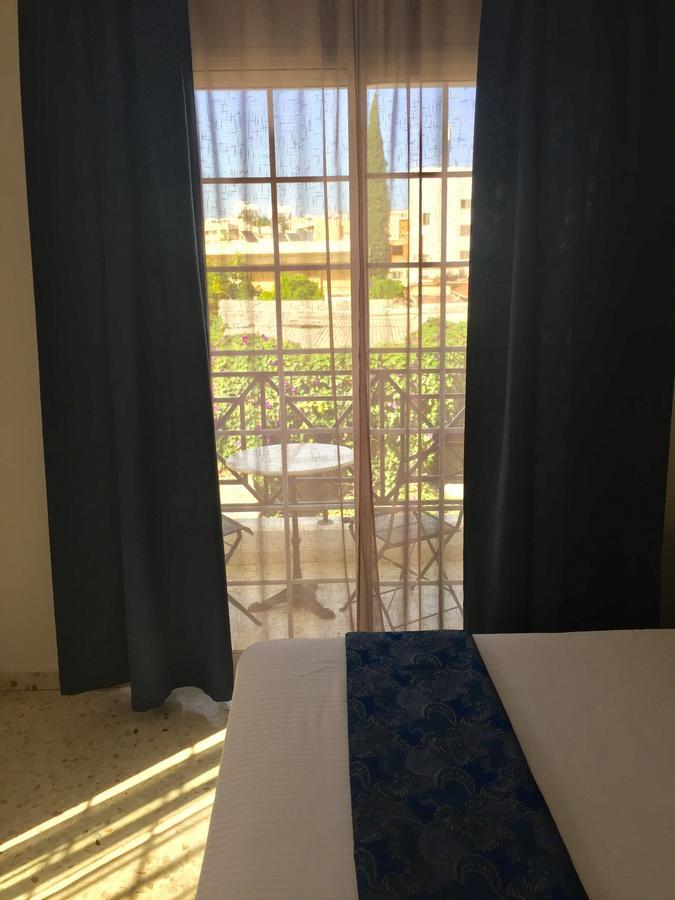 Vangelios Apartments Пафос Экстерьер фото